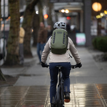 YETI CAYO™ 25L Backpack Olive