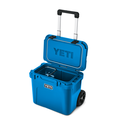 YETI Roadie® 32 koeler op wielen Big Wave Blue