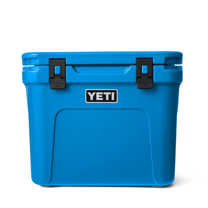 YETI Roadie® 32 koeler op wielen Big Wave Blue