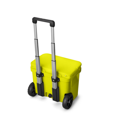 YETI Roadie® 32 koeler op wielen Firefly Yellow