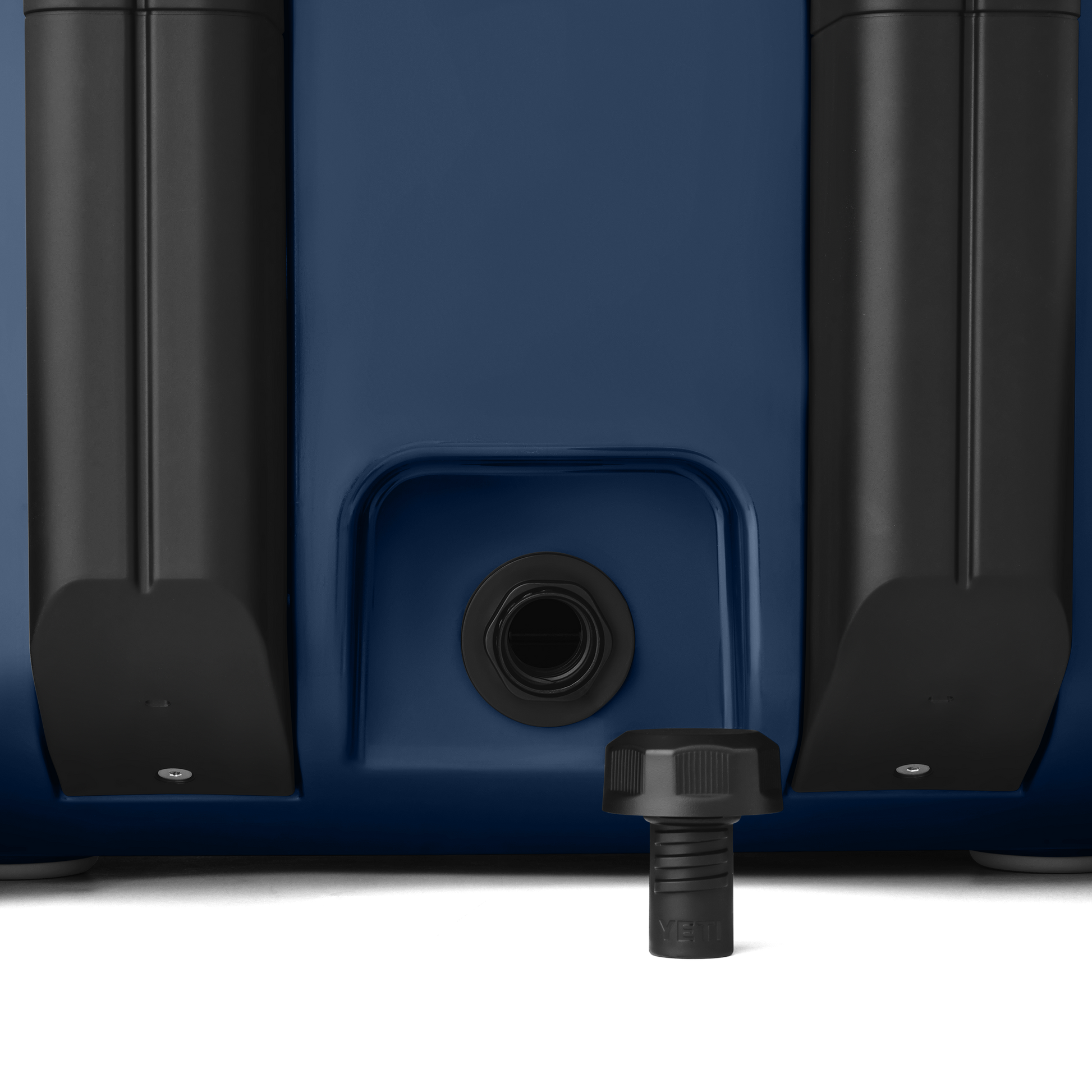 YETI Roadie® 32 koeler op wielen Navy