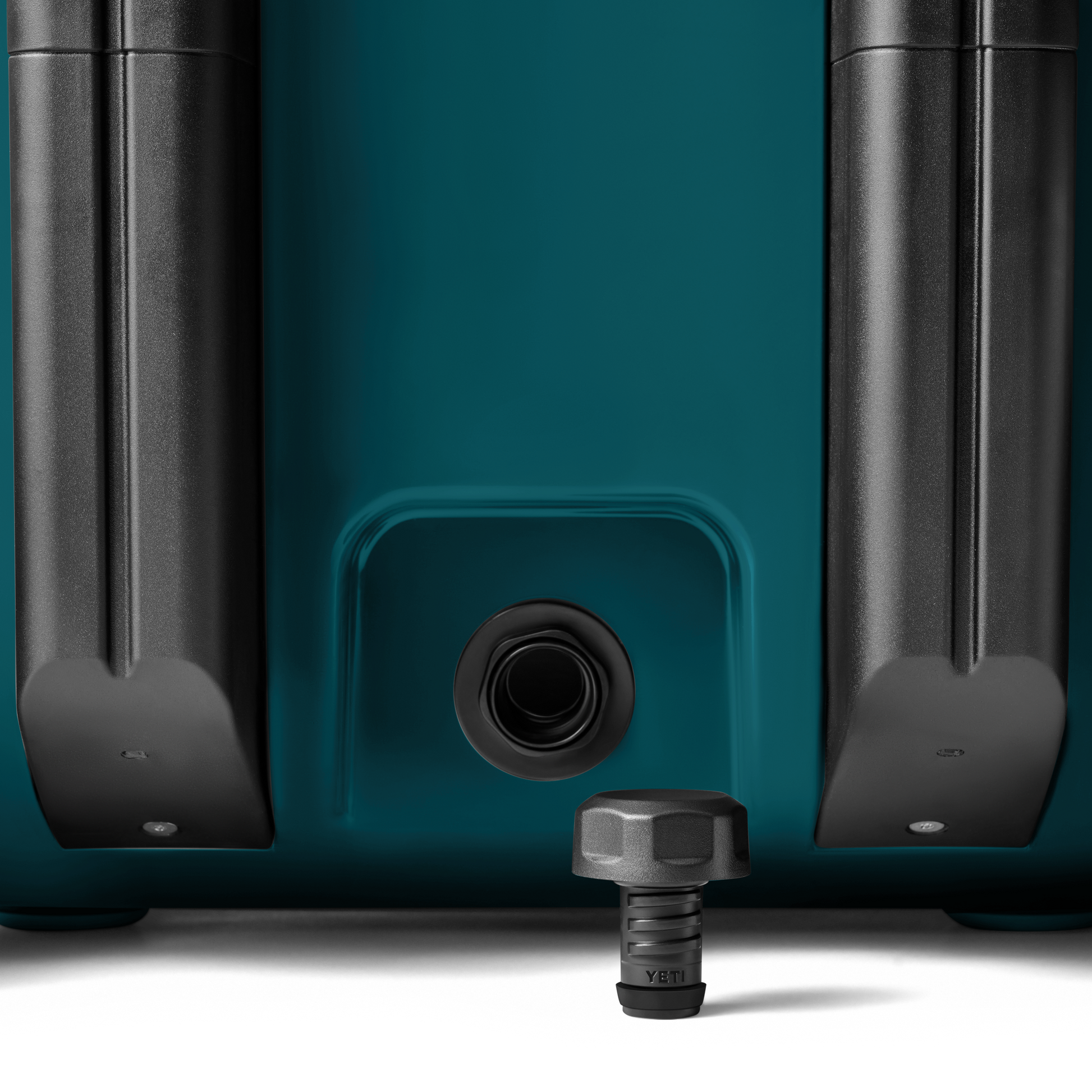 YETI Roadie® 48 Wheeled Cool Box Agave Teal