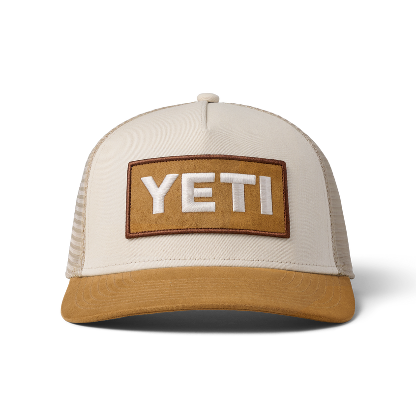YETI Truckerspet van imitatiesuède met logo Khaki/Tan