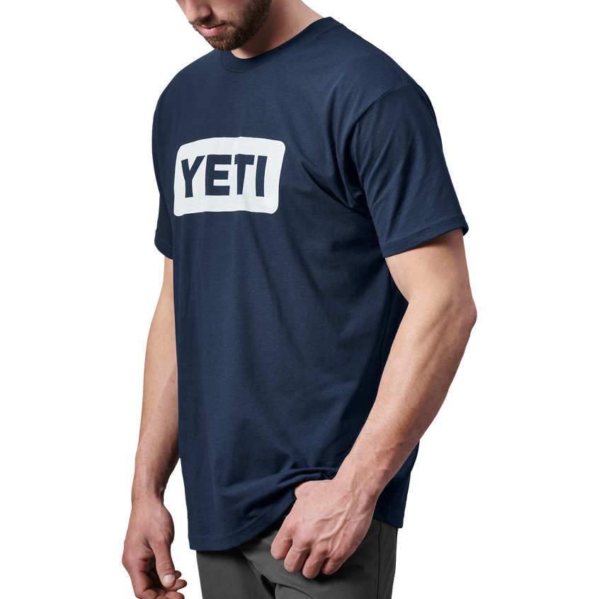YETI Premium T-shirt met korte mouwen met logobadge Navy/Wit